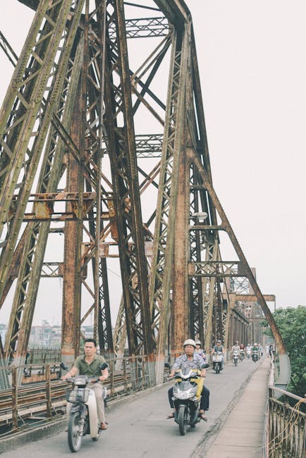Long Bien Bridge