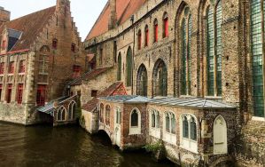 Best Hostels for Solo Travellers, Couples, & Groups in Bruges