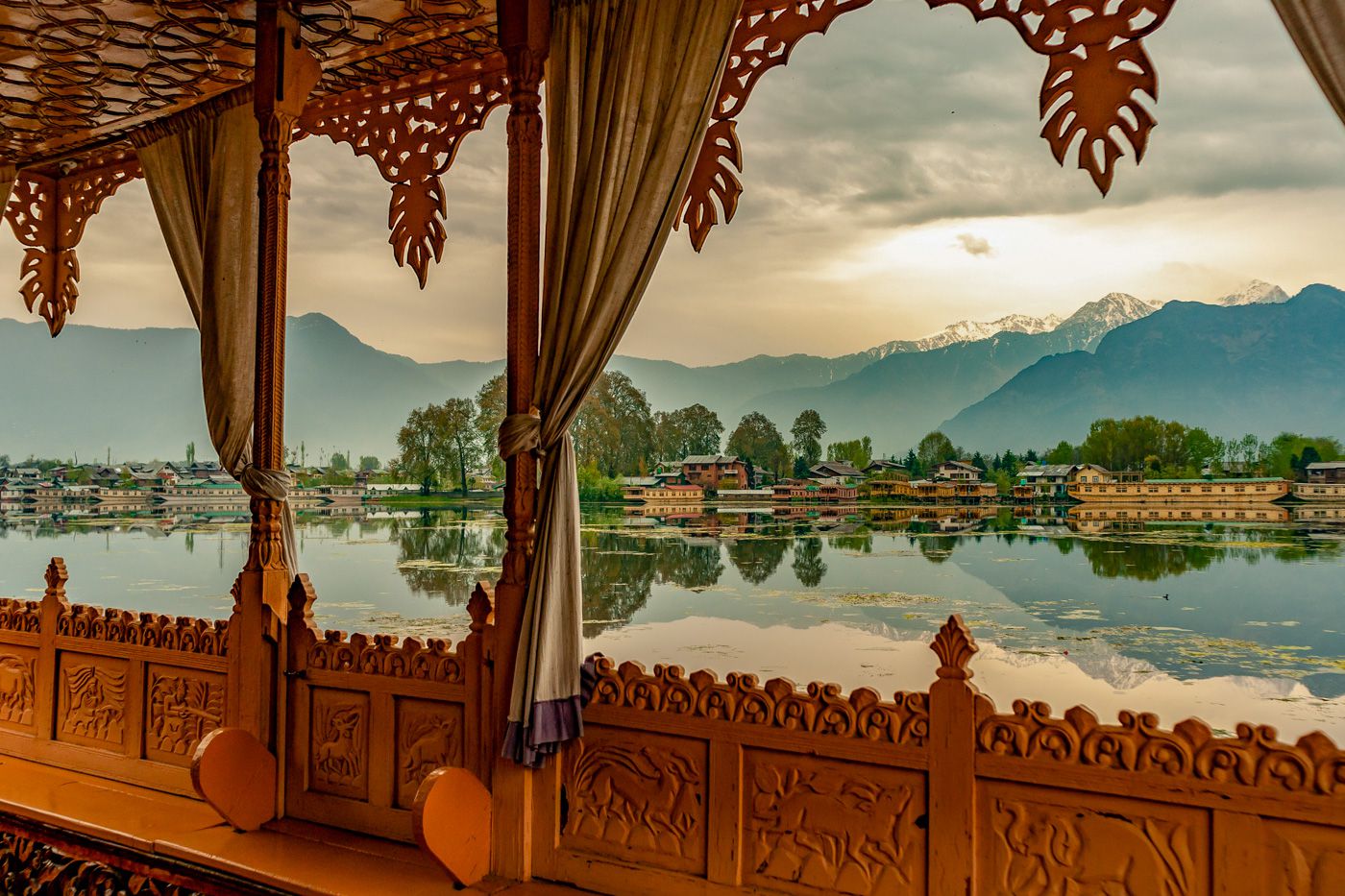 Srinagar Travel Cost - Average Price of a Vacation to Srinagar: Food & Meal  Budget, Daily & Weekly Expenses | BudgetYourTrip.com